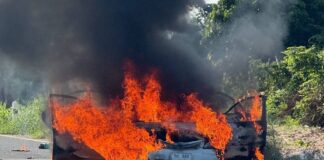 ช็อก!ไฟไหม้รถวอดทั้งคัน โชคดีที่หนีรอดออกมาได้