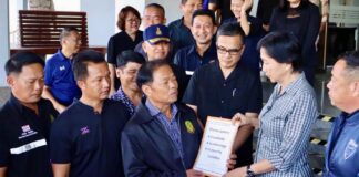 ชาวนาพิจิตรร้องรัฐบาลช่วยพยุงข้าวตกต่ำเหลือตันละ5พัน