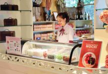 เชิญชิม “โมจิครีมชีสผลไม้สด” สุดฮิต ที่ดิเอมเมอรัลด์เค็กช็อพ