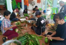 เทรนด์สิ่งแวดล้อมมาแรง!ชาวปราจีนฯฮิตทำกระทงวัสดุธรรมชาติถวายความอาลัย