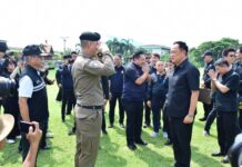 นายกฯลงพื้นที่อ่างทองตรวจราชการและลงพื้นที่ติดตามสถานการณ์อุทกภัยในพื้นที่