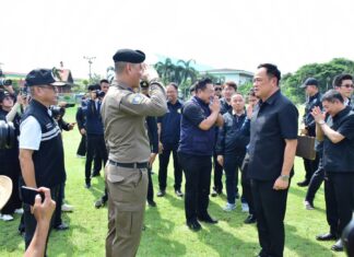 นายกฯลงพื้นที่อ่างทองตรวจราชการและลงพื้นที่ติดตามสถานการณ์อุทกภัยในพื้นที่